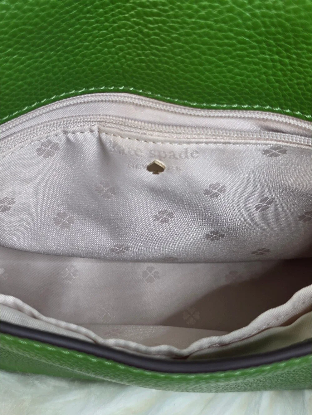 Kate Spade New York Run Around crossbody bag Pebbled Leather Like New